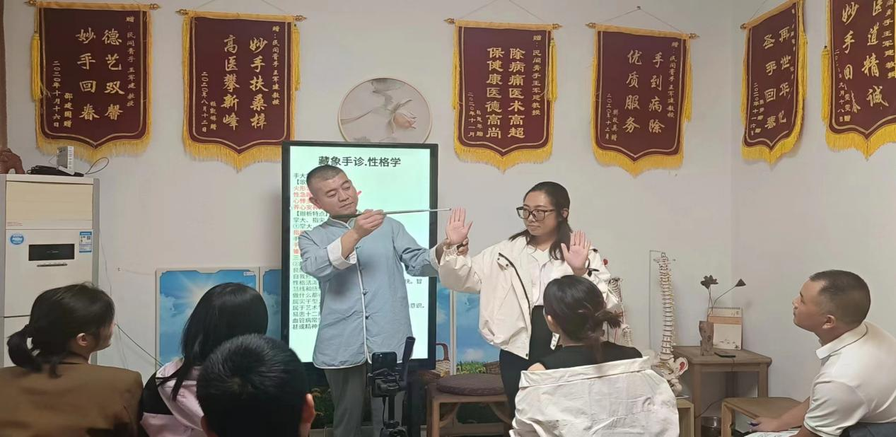 1758528251197315.png 图片2.png